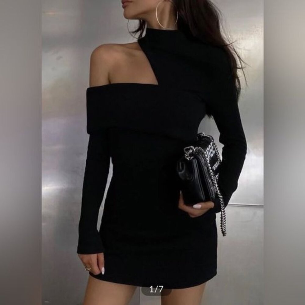 Commense Black mock neck cutout mini dress Size XS New with tag
